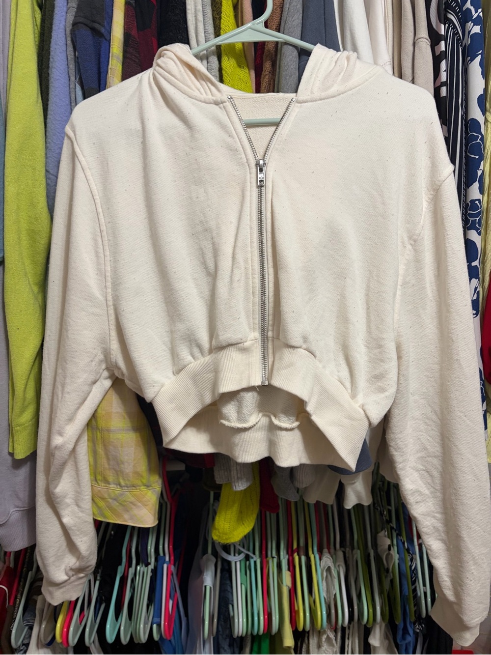 ALO Yoga Ivory Cropped Zip-Up Hoodie